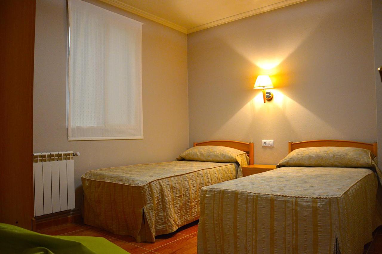 Pension Quilmes Vimianzo Esterno foto
